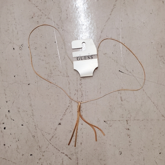New Guess Polished Tassel Necklace. - Picture 2 of 13